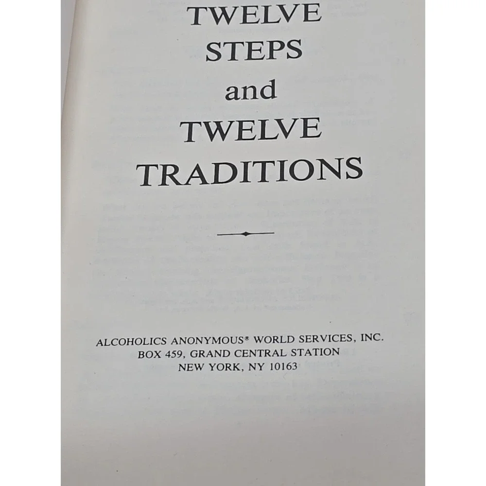 Twelve Steps and Twelve Traditions Alcoholics Anonymous Hardcover 1994 w/DJ